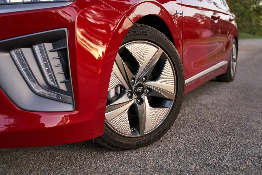 Детали экстерьера Hyundai IONIQ hybrid (AE) 2019 года  (NA) (фото 4 из 20)